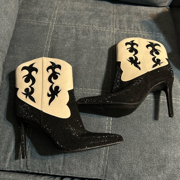 INC International Concepts Black and Cream Heeled Boots - Picture 10 of 12